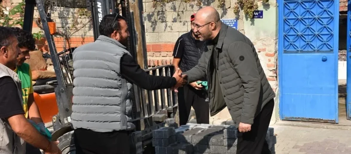 Germencik Belediye Başkanı Burak Zencirci üst yapı çalışmalarını yerinde inceledi