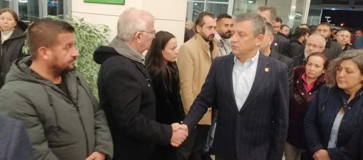 Manisa'da CHP Genel Başkanı Özgür Özel, vefat eden Şehzadeler Belediye Başkanı Gülşah Durbay