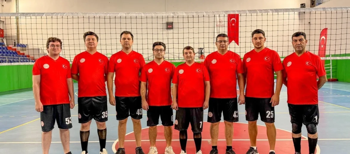 Bayındır’da kurumlar arası voleybol şenliği başladı