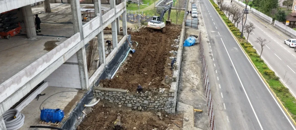 Başiskele'de çocuk kütüphanesi ve oyuncak müzesi inşaatı devam ediyor