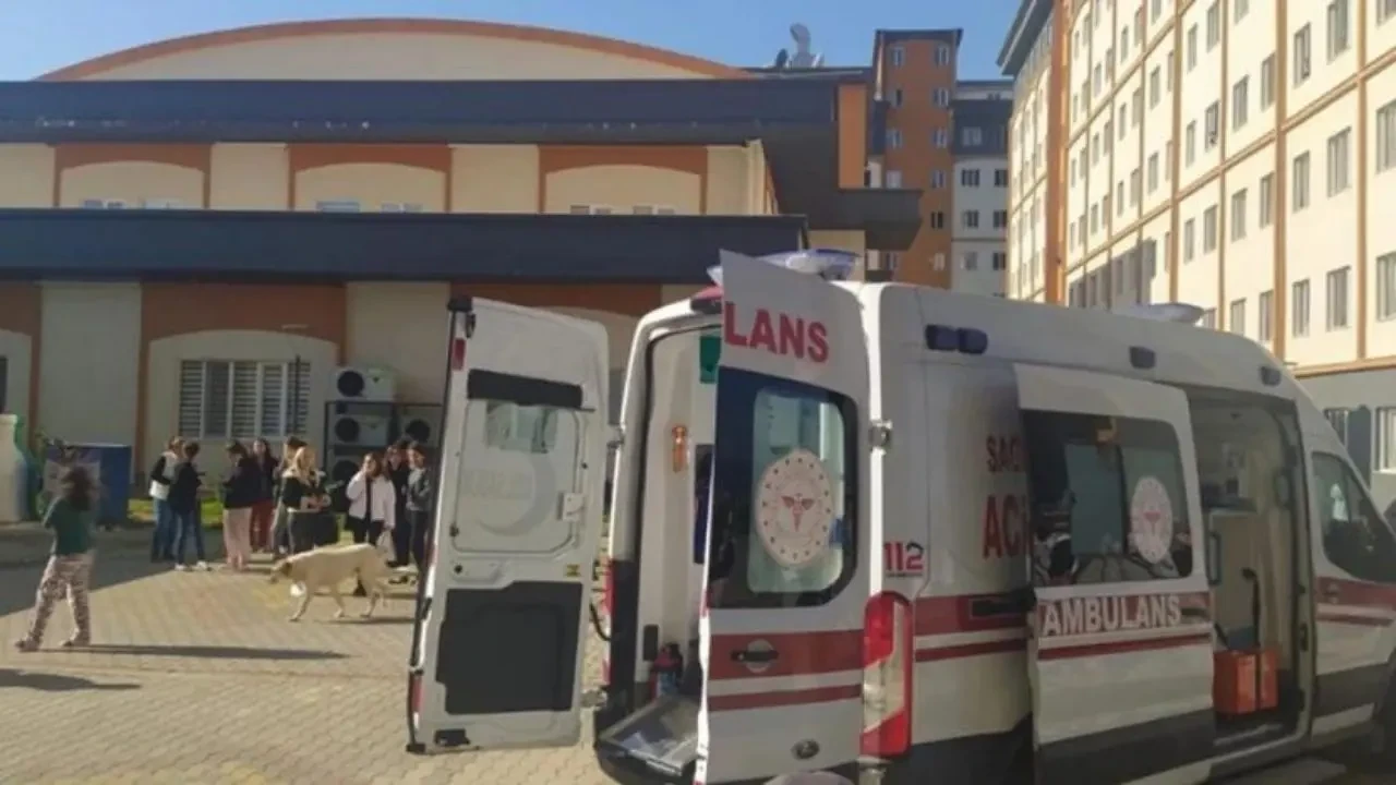 Şok Eden Olay! Yurdun 5'inci Katından Düşen Üniversiteli Genç Hayatını Kaybetti 6