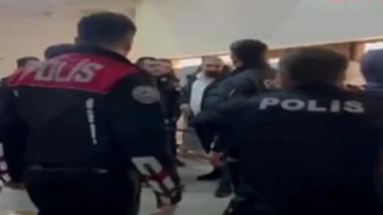 Bursa Adliyesi'nde Duruşma Salonunda Silahlı Saldırı! 2 Ölü, 2 Yaralı 4