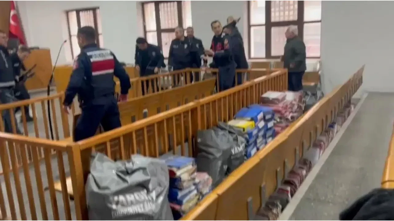 Bursa Adliyesi'nde Duruşma Salonunda Silahlı Saldırı! 2 Ölü, 2 Yaralı 5