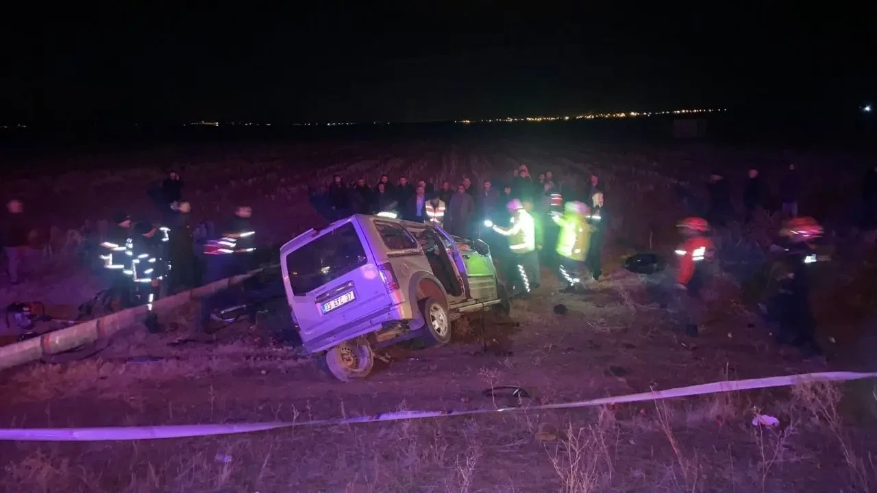Niğde'de feci trafik kazası: 2 ölü, 1 ağır yaralı 5