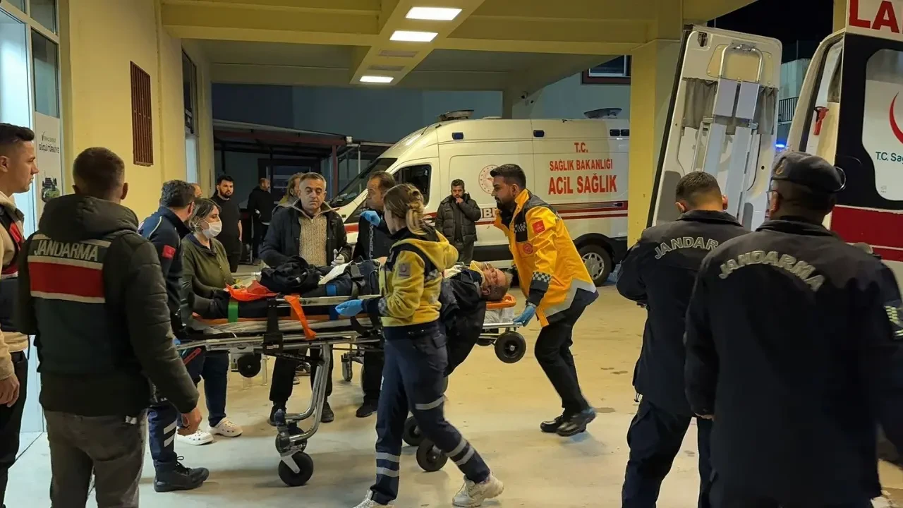Antalya'da yolcu otobüsü şarampole uçtu: 33 yaralı 2