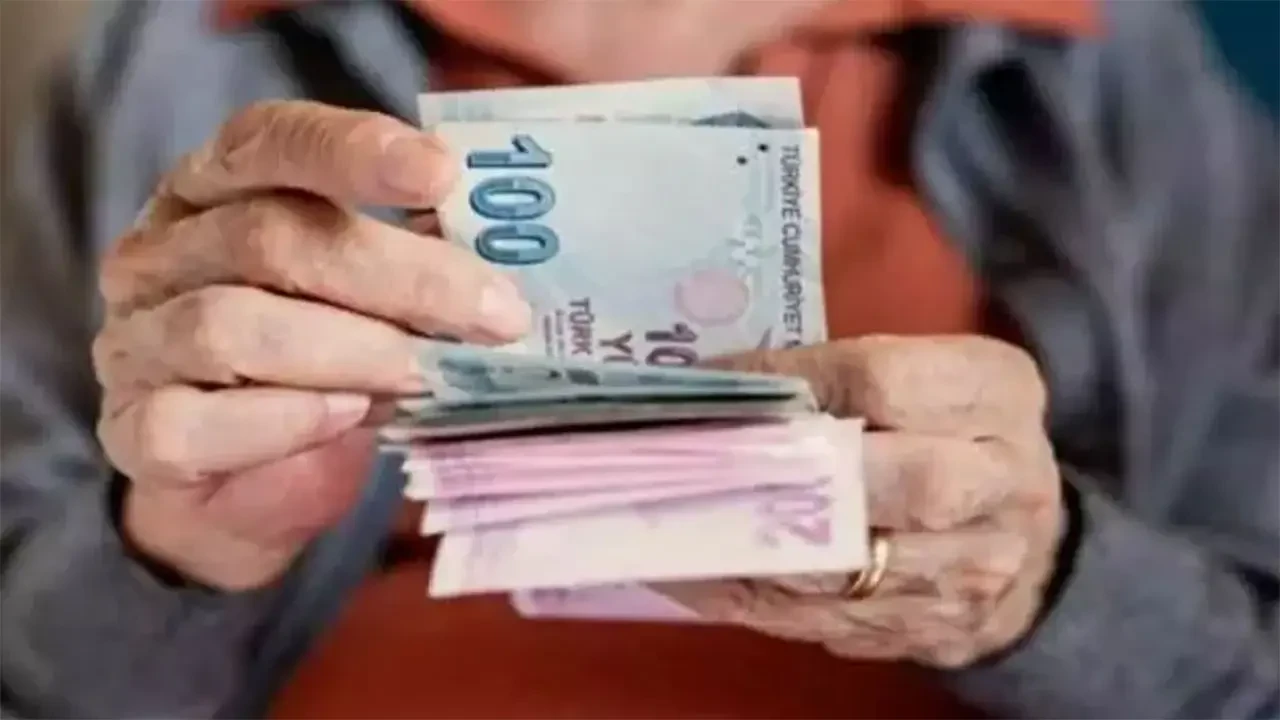 Kurban Bayramı için geri sayım başladı: Emeklilere 4 bin TL'lik ikramiye ne zaman hesaplara yatırılacak? 6