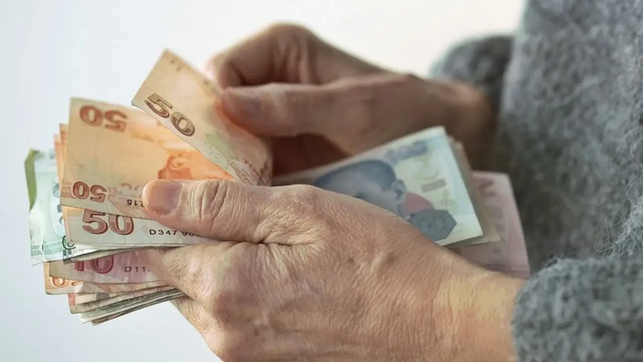 Temmuz'da memur ve emekli maaşlarına dikkat çekici zam geliyor: Ne kadar artış bekleniyor? 6