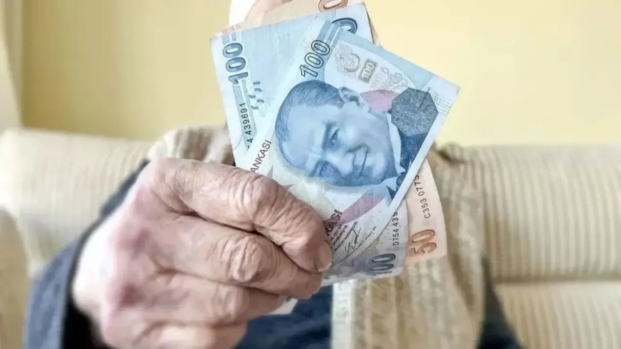 Temmuz'da memur ve emekli maaşlarına dikkat çekici zam geliyor: Ne kadar artış bekleniyor? 3