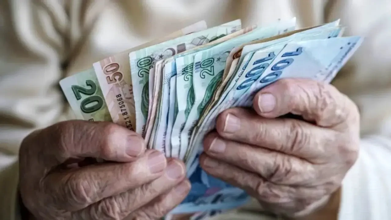 Emeklilere ve memurlara temmuz'da yüzde 17.91'lik zam müjdesi 5