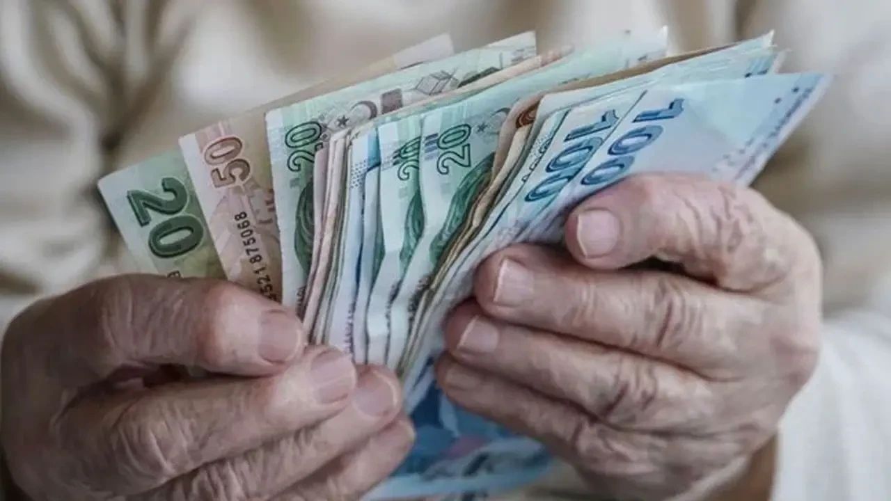 Temmuz'da memur ve emekli maaşlarına dikkat çekici zam geliyor: Ne kadar artış bekleniyor? 4