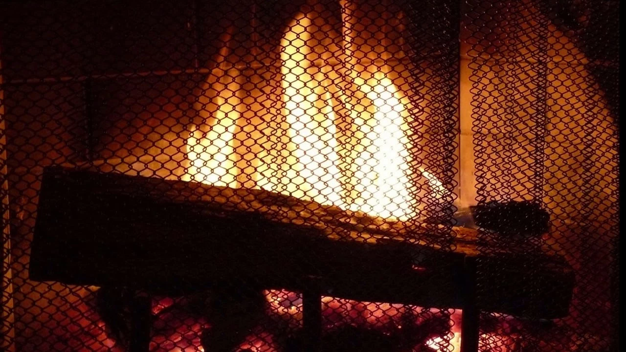 Rüyada Yanan Perdeyi Söndürmek Ne Anlama Gelir?