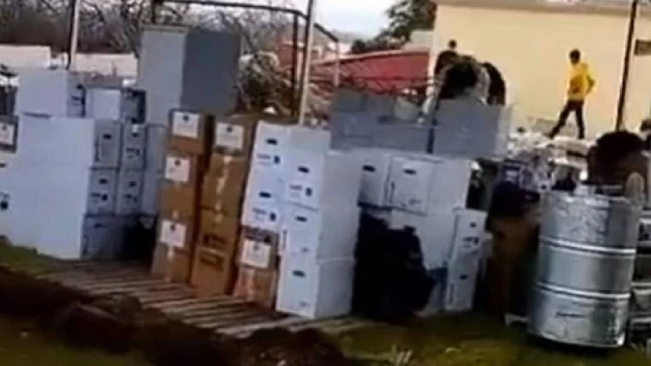 Depremzedelerin Çadırını AKP’li Belediye Sökmüş!