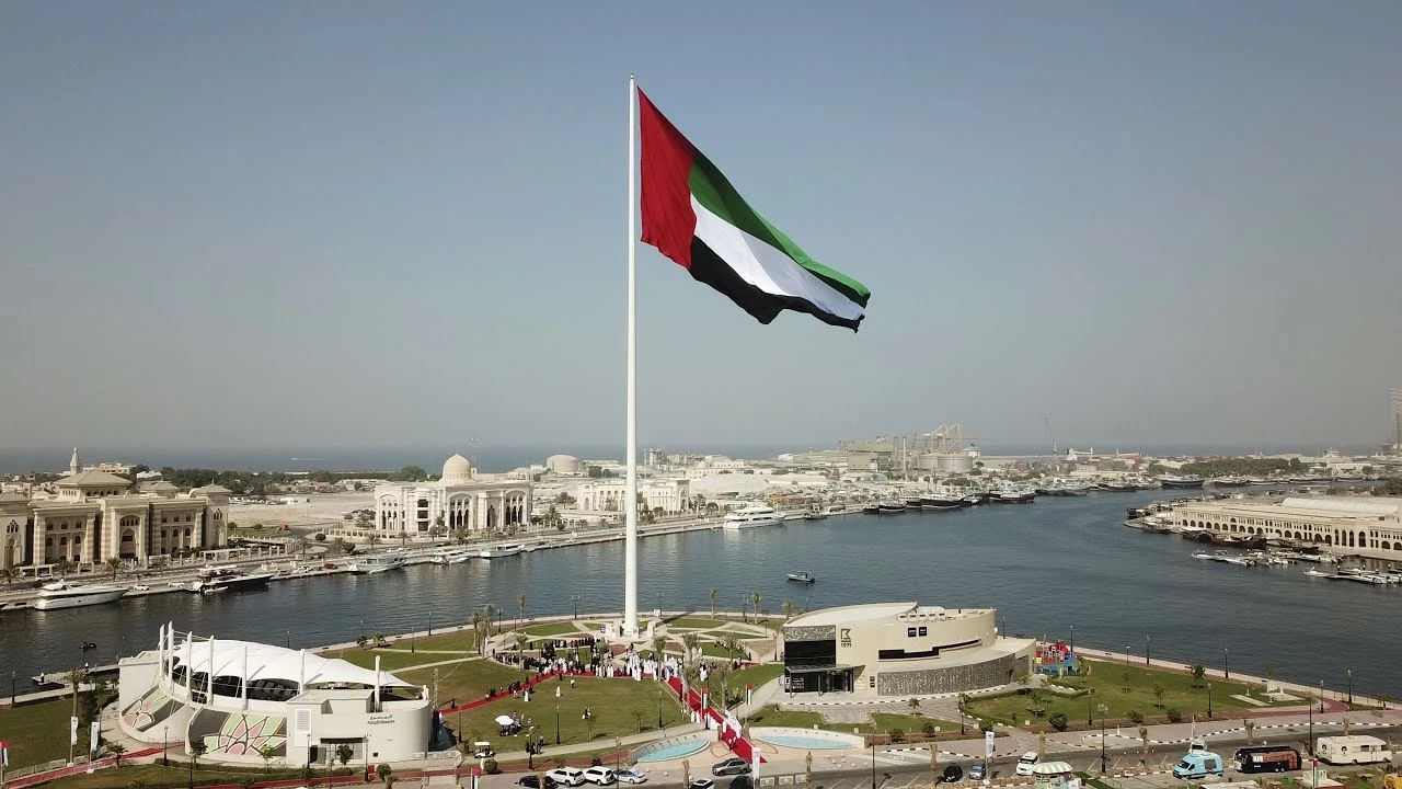 Katar ve BAE, 6 Yıl Sonra Karşılıklı Olarak Büyükelçiliklerini Yeniden Açtı