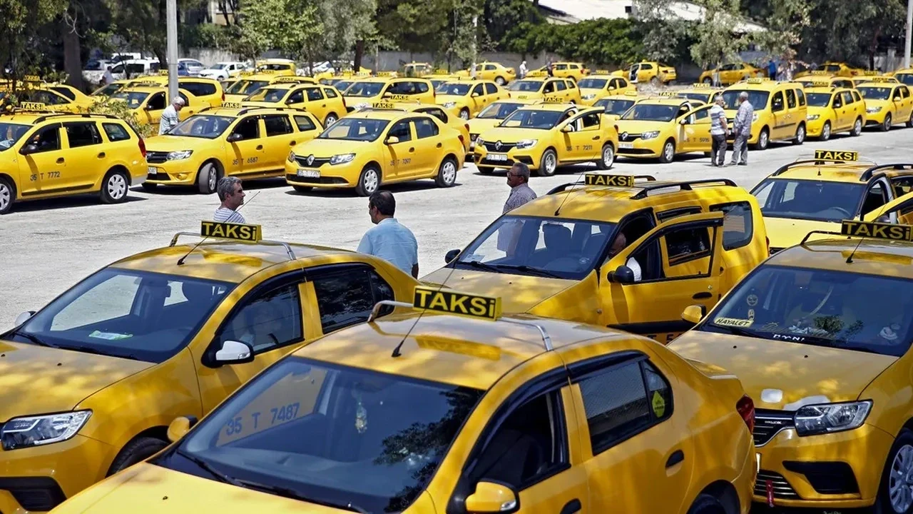 İstanbul’daki Taksilerin Rengi Değişiyor! Yeni Tasarımlar Belirleniyor