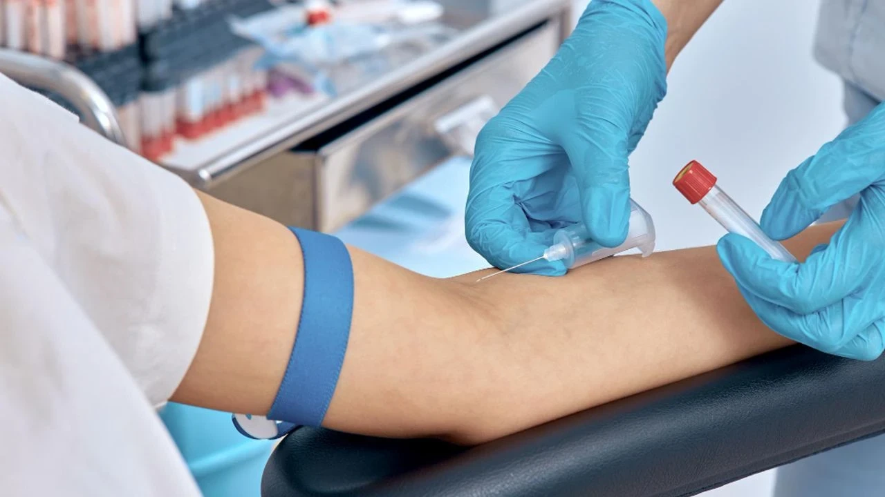 Oruçluyken Kan Vermek Orucu Bozar Mı? Kan Vermenin Hükmü Nedir?