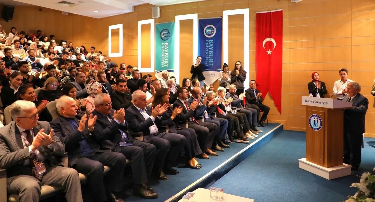 Bayburt'ta 2. sağlık sempozyumu koruyucu tıp ve halk sağlığı konularını ele aldı