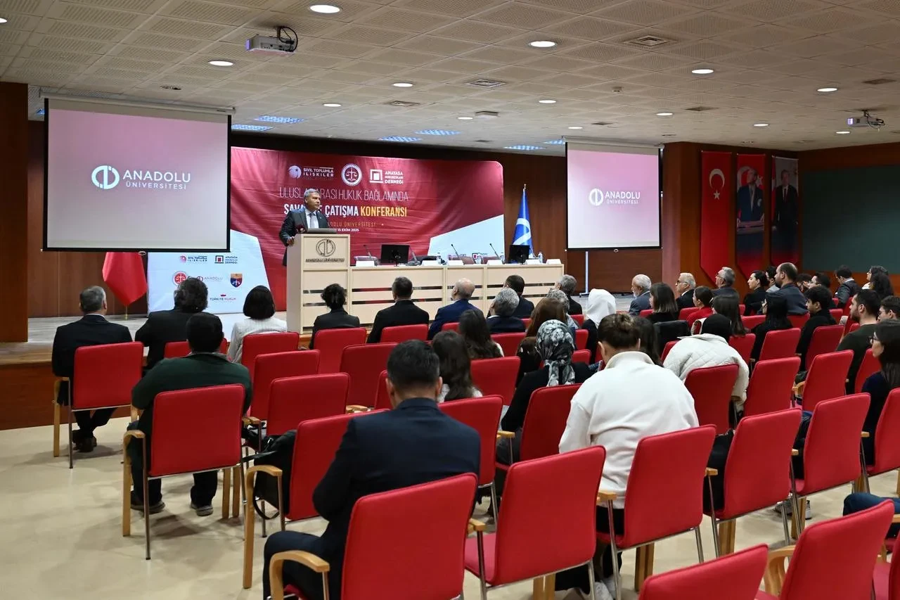 Anadolu Üniversitesi’nde uluslararası hukuk ve çatışma konferansı gerçekleştirildi