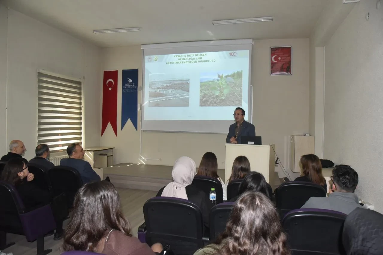 Düzce Üniversitesi’nde plantasyon ormancılığı ve kavakçılık paneli düzenlendi