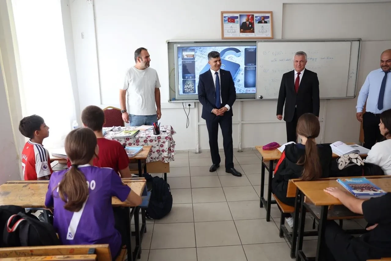 Zeyit Şener CodeWeek Kodlama Şenliği’nde Öğrencilerle Buluştu