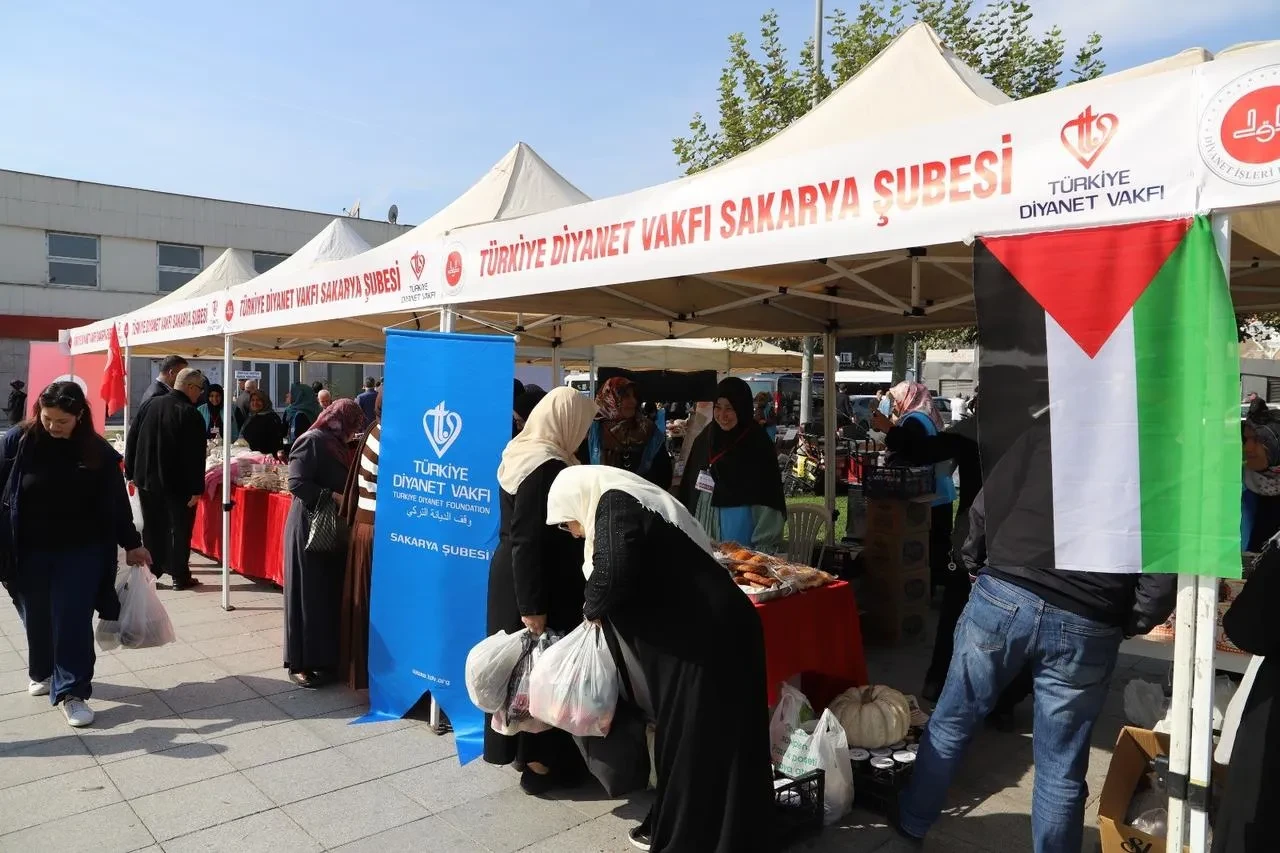 Sakarya’da Filistin için hayır panayırı düzenlendi