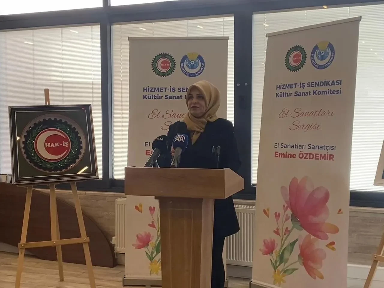 HAK-İŞ’te Emine Özdemir’in el emeği sergisi Filistin için gelir sağladı