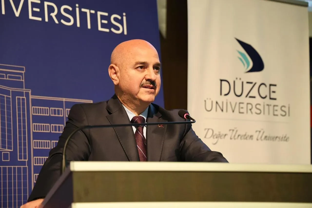 Düzce Üniversitesi’nde cumhuriyetin 102. yılı kutlama programı gerçekleştirildi