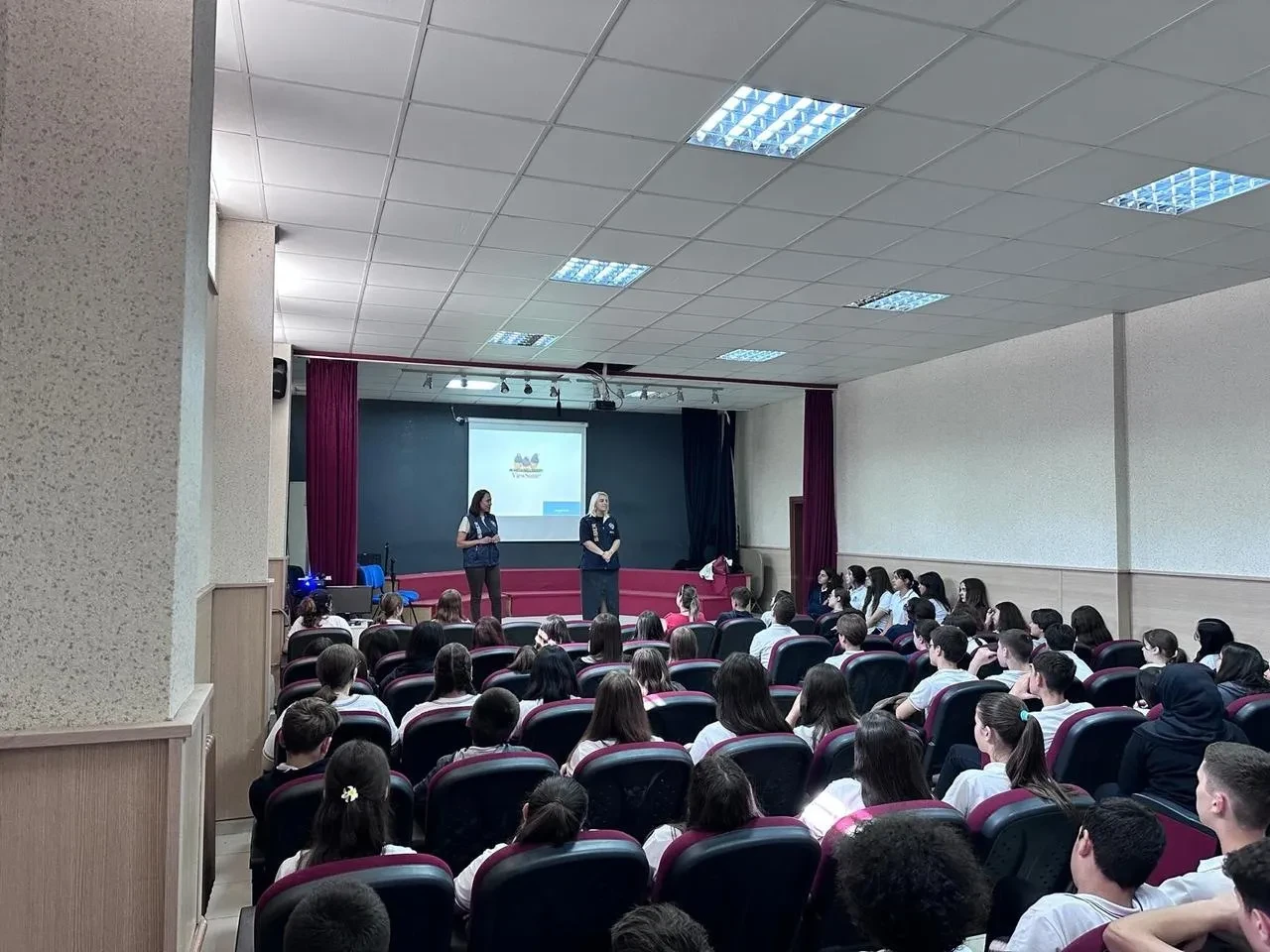 Manisa'da SİBERAY Projesi ile gençlere siber suç eğitimi verildi