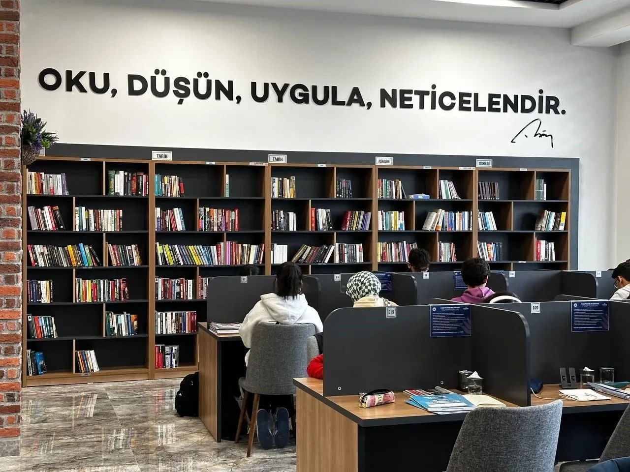 Kağıthane’de millet kıraathaneleri gençlerin eğitim yuvası oluyor