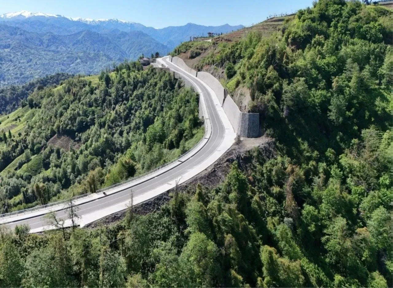 Cumhurbaşkanı Erdoğan Rize'de Isırlık Yolu'nu yarın hizmete açacak