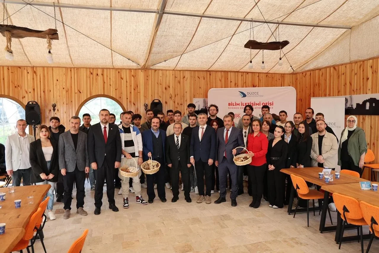 Düzce Üniversitesi'nde mantarların gizemli dünyası konuşuldu