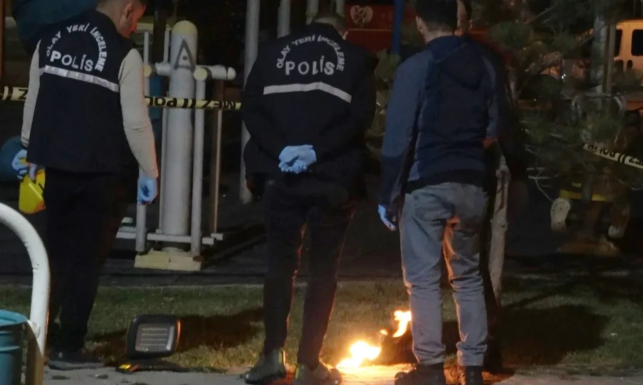 Aksaray’da molotofkokteyli hazırlayan iki çocuk polis baskınıyla yakalandı