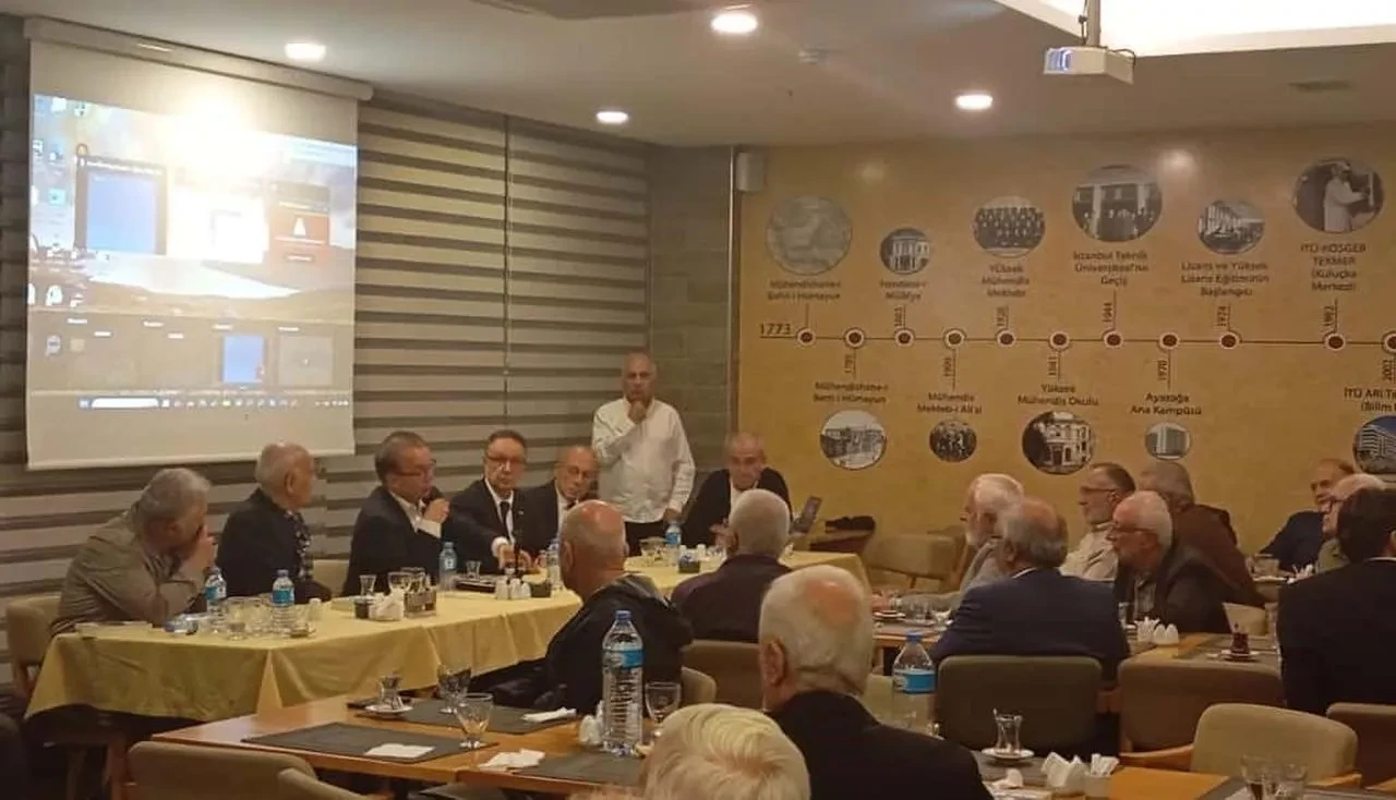 Prof. Dr. Erkin Emet BİSAG toplantısında Doğu Türkistan'daki insan hakları ihlallerini anlattı