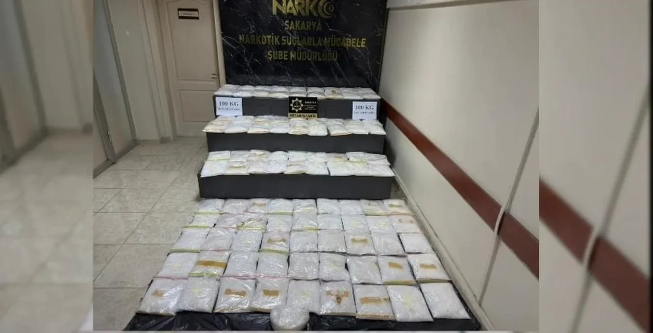 Anadolu Otoyolunda Sakarya'da 100 kilo uyuşturucu ele geçirildi