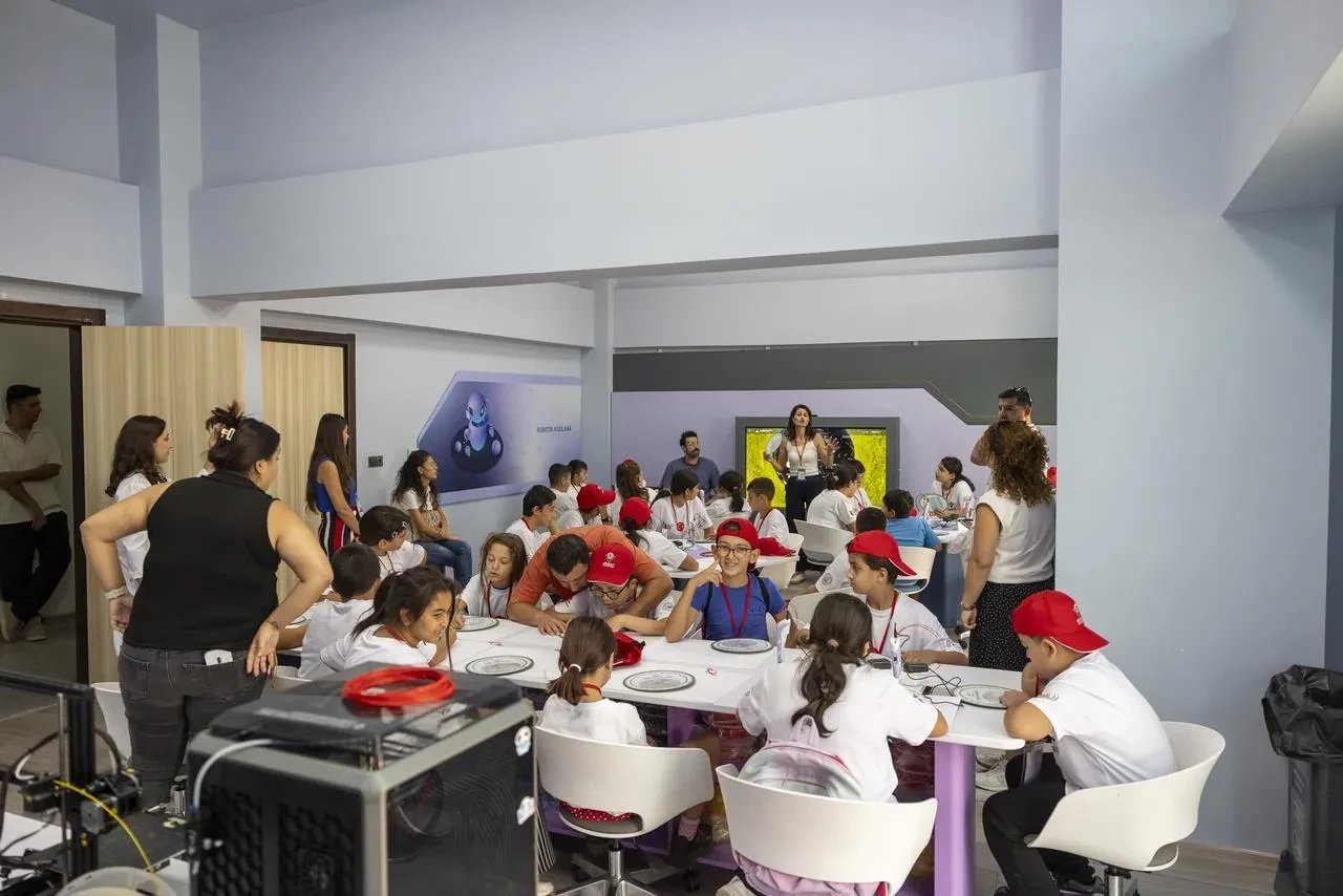 Mersin Büyükşehir Belediyesi özel öğrencilere bilimsel deneyim yaşattı