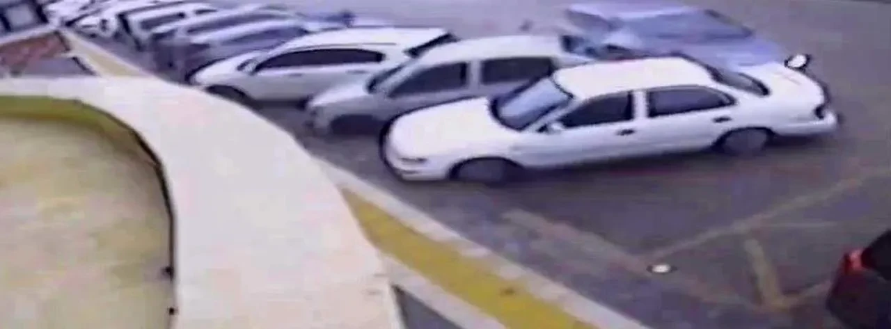 Sivas'ta otomobil kontrolden çıkarak 5 araca çarptı