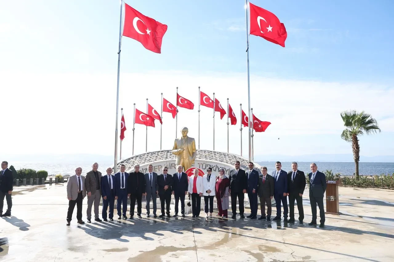 Türkiye'de ekonomik hareketlilik yatırımcıların ilgisini borsa ve emtia piyasalarına çekiyor