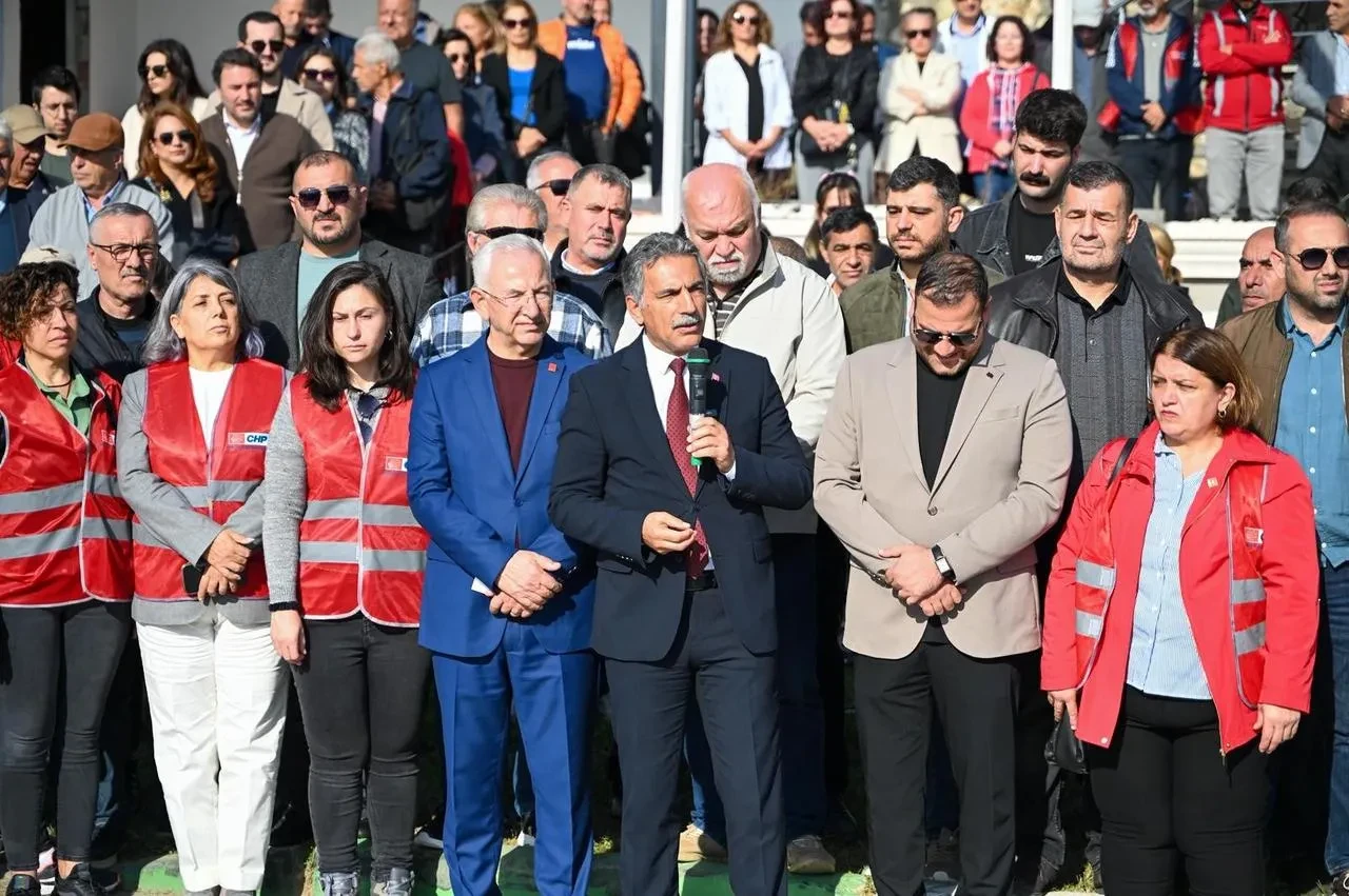 Gemlik Belediye Başkanı Deviren Gemlik Kafe'nin yıkılmayacağını açıkladı