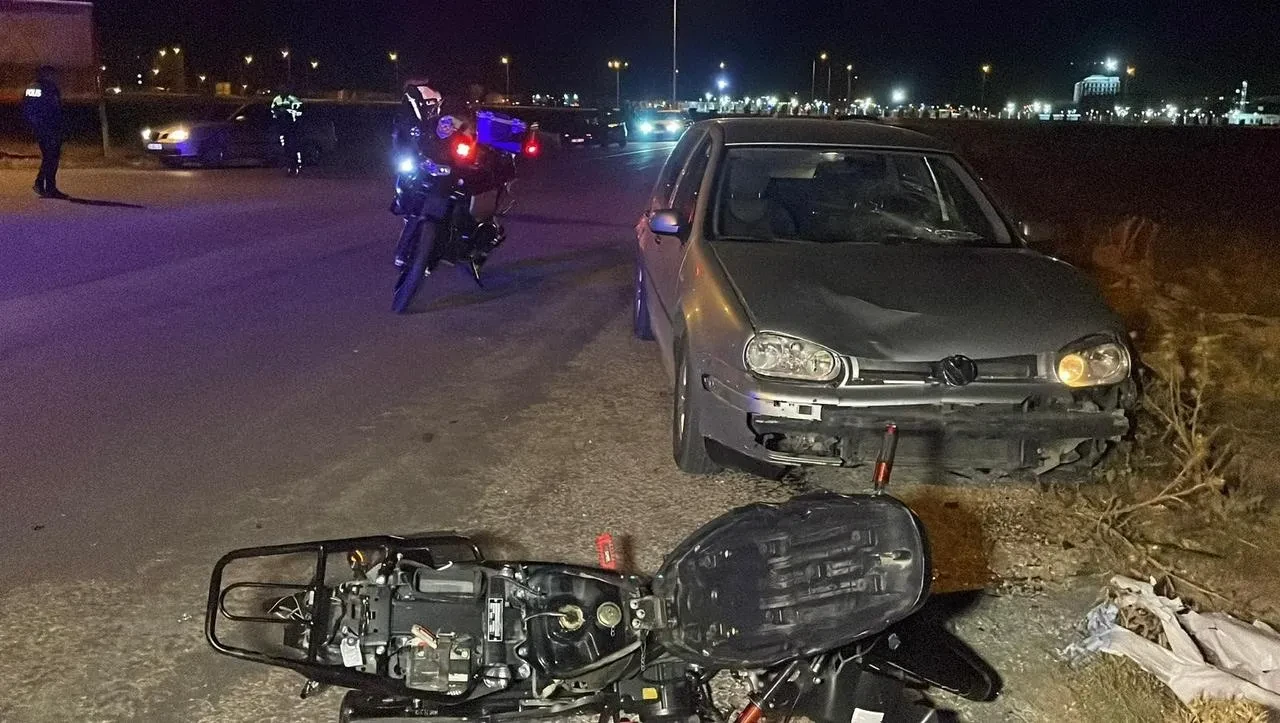Karaman'da otomobil ile motosiklet çarpıştı sürücü yaralandı