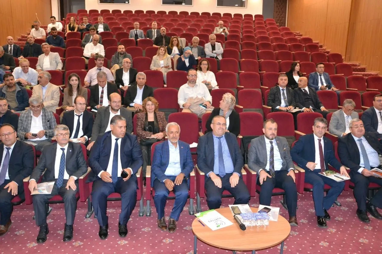 Manisa'da Gediz Havza Su Kurulu toplantısında kuraklık ve su yönetimi ele