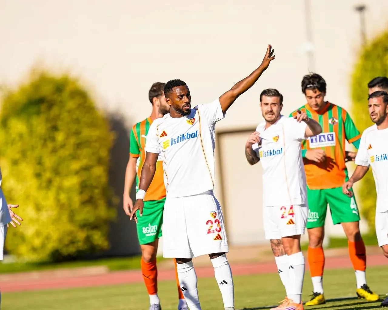 Kayserispor ile Alanyaspor hazırlık maçında 2-2 berabere kaldı