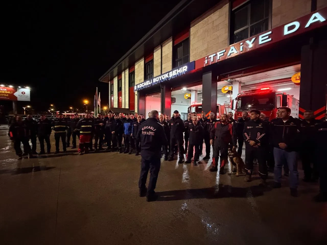 Kocaeli Büyükşehir Belediyesi afet tırı Balıkesir depreminde hizmet veriyor