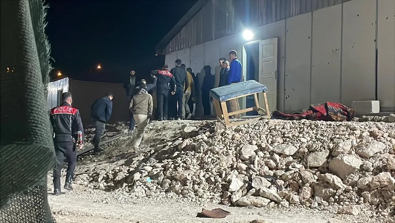 Karaman’da hastane şantiyesinde bıçaklı kavgada 1’i ağır 4 yaralı