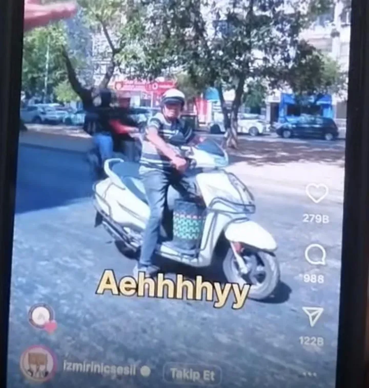 İzmir'de motosikletle yayaları korkutan F.Ç. gözaltına alındı