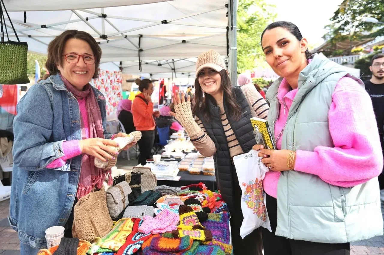 Bursa Büyükşehir Belediyesi Heykel Orhangazi Parkı'nda kadın dayanışma pazarı açtı