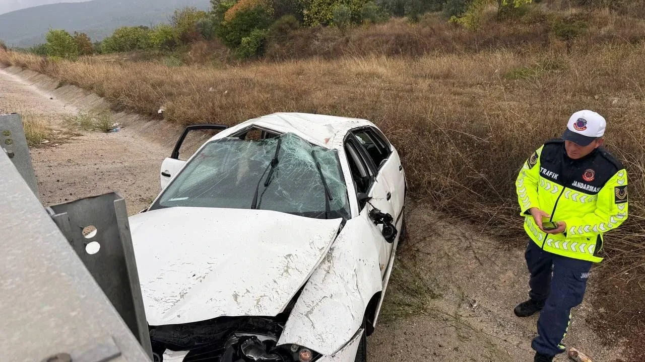 Bursa’nın İznik ilçesinde yoğun yağış sonucu trafik kazası yaşandı