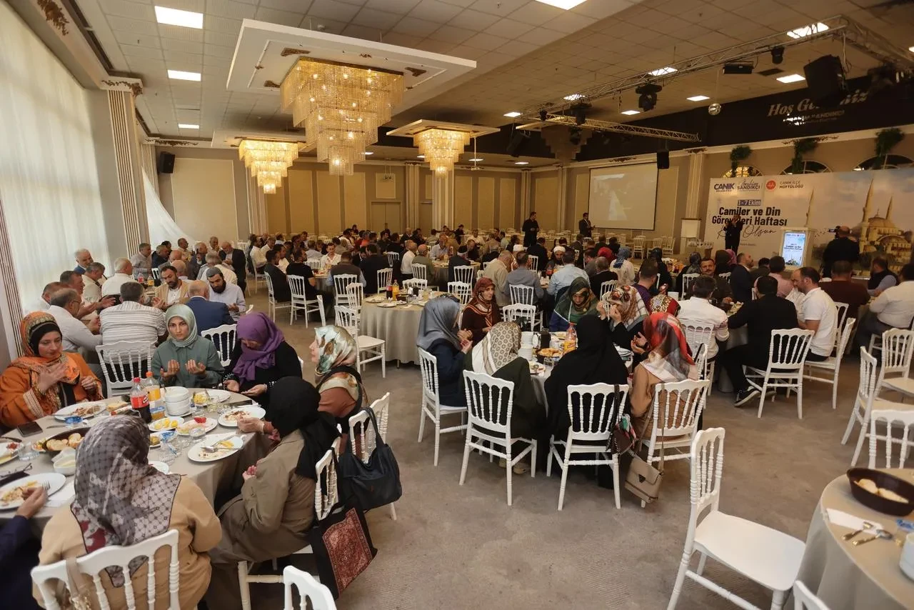 Canik Belediye Başkanı İbrahim Sandıkçı camilerde birlik mesajı verdi