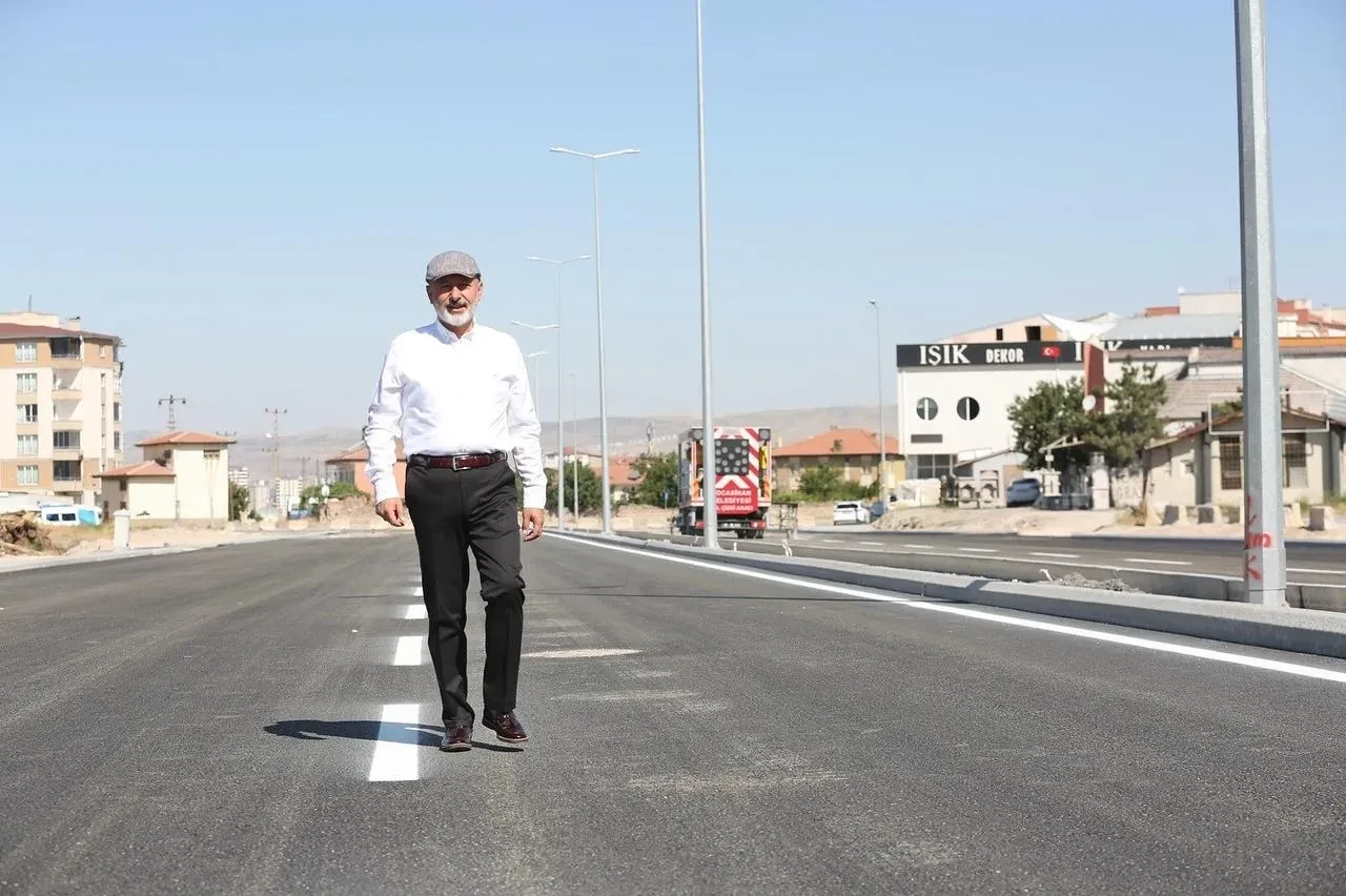 Kocasinan Belediyesi yeni bulvar ile trafiği rahatlatıyor