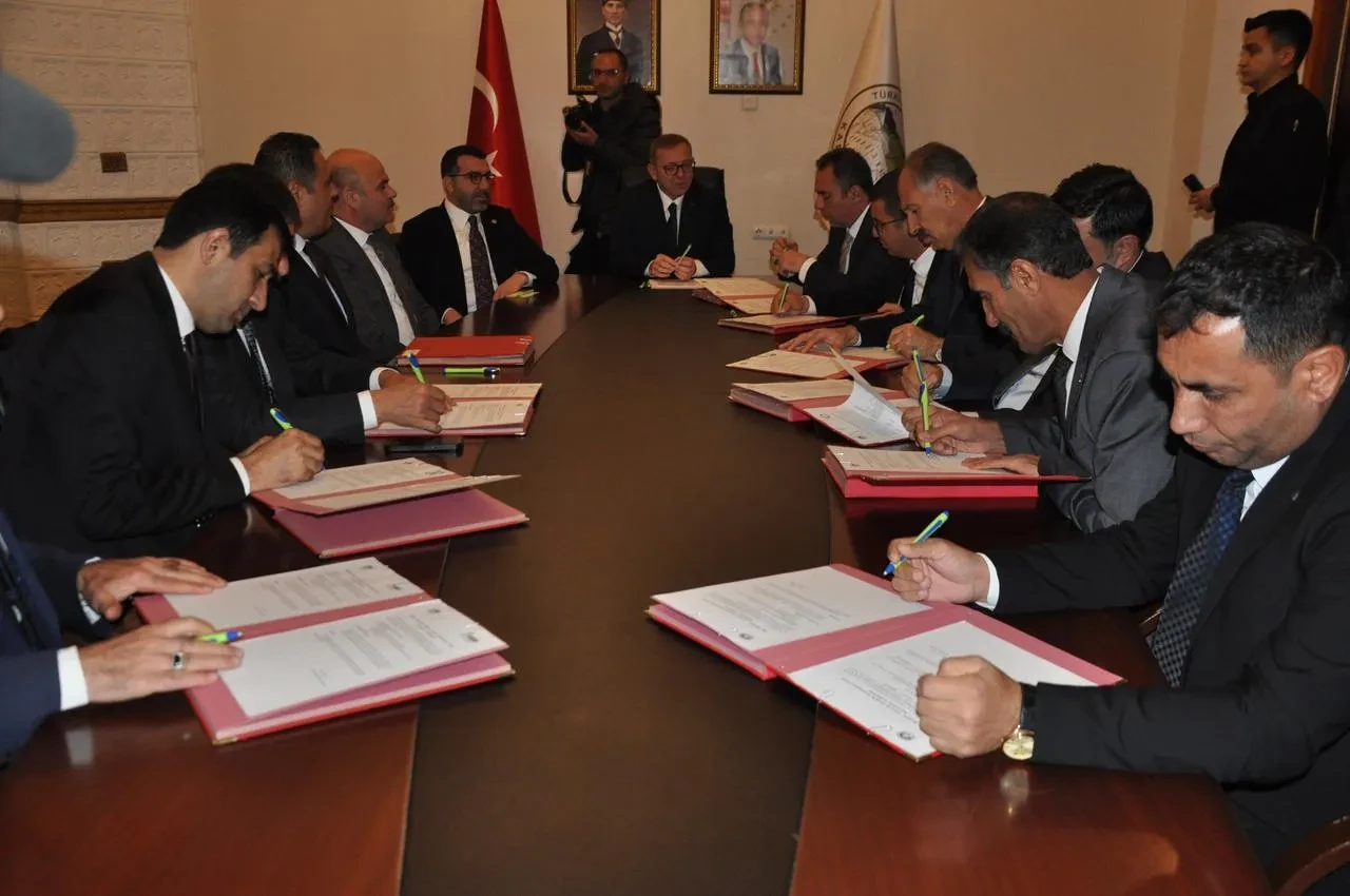 Kars’ta evlenecek gençlere kredi ve indirim desteği sağlandı