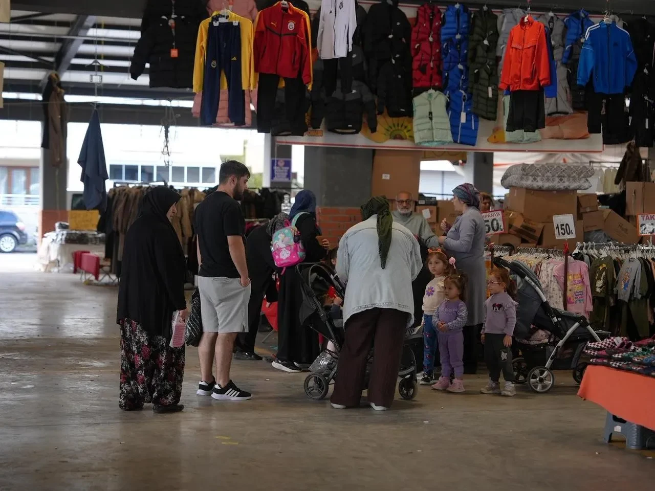 Düzce'de son güz panayırı Hamidiye Modern Pazaryeri'nde açıldı