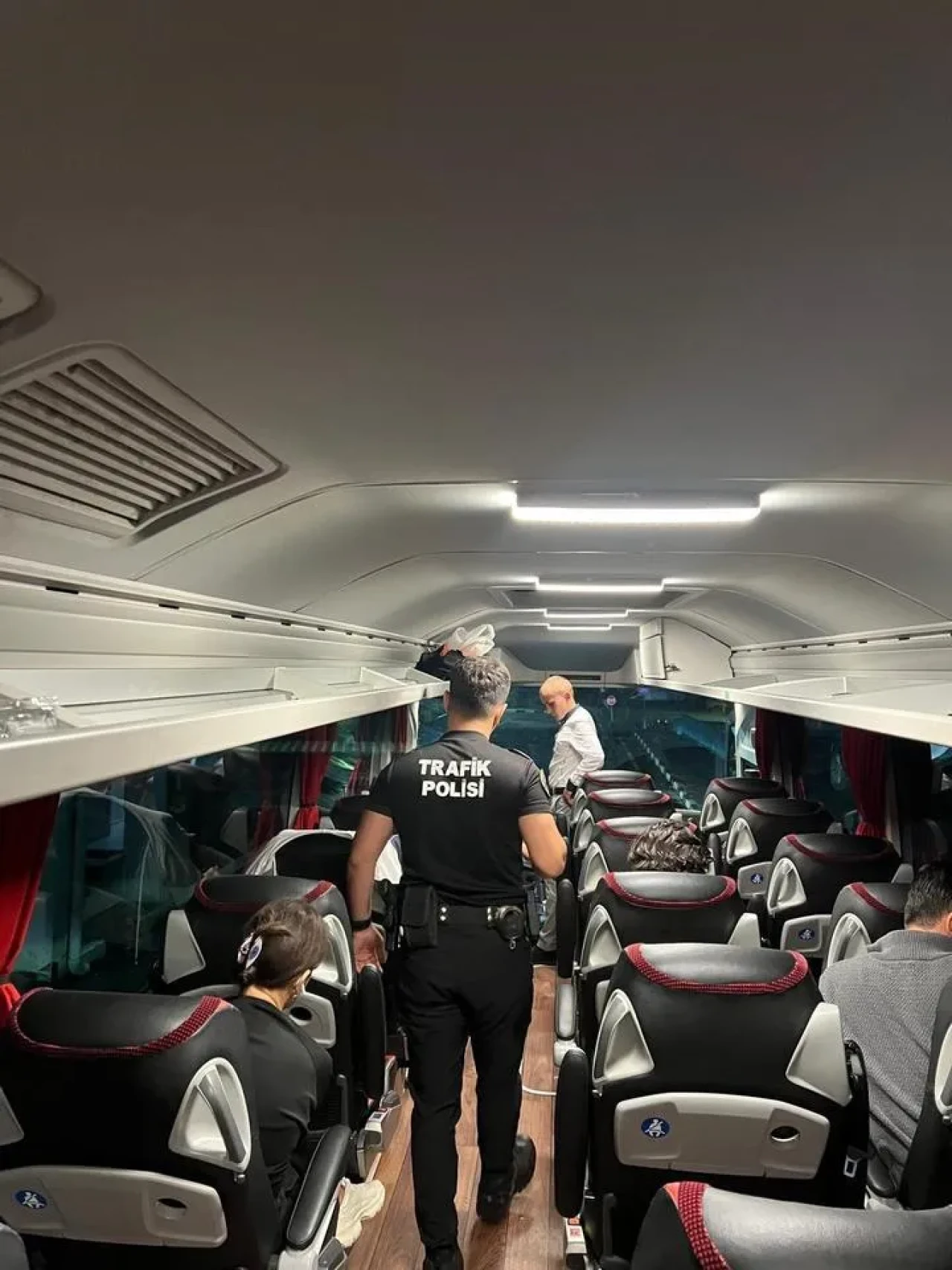 Manisa’da yolcu otobüslerine emniyet kemeri denetimi yapıldı